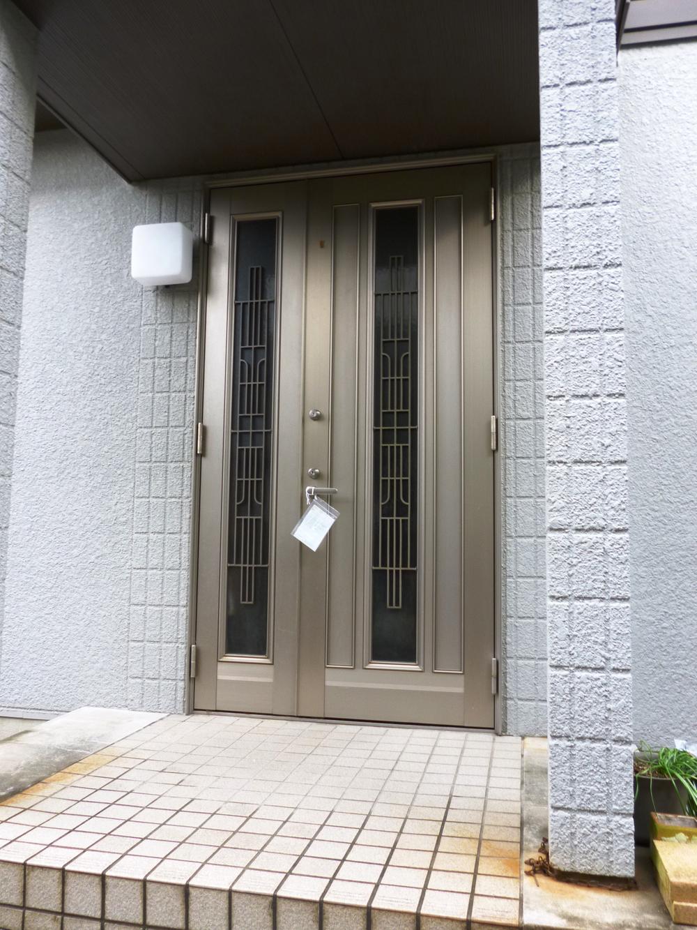 Entrance. Local (12 May 2013) Shooting