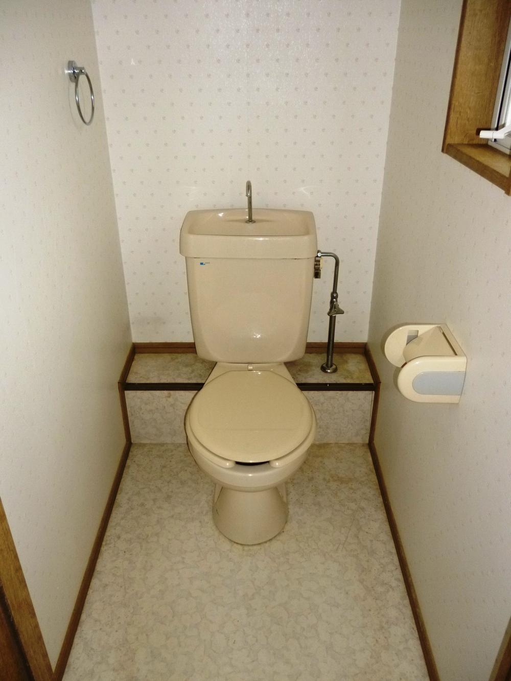 Toilet. Local (12 May 2013) Shooting