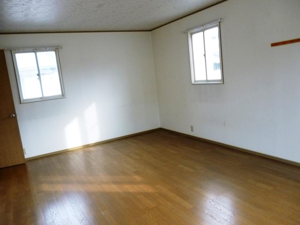 Non-living room. Indoor (12 May 2013) Shooting