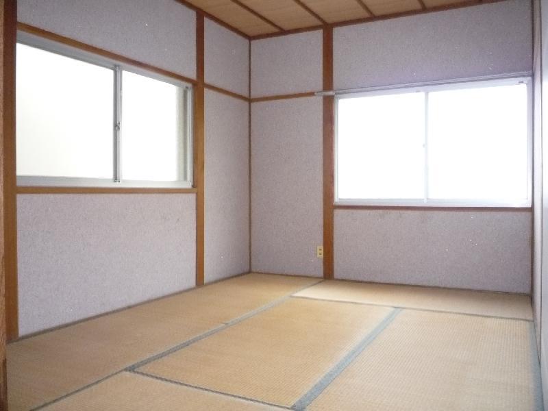 Living and room. Second floor bright Japanese-style room