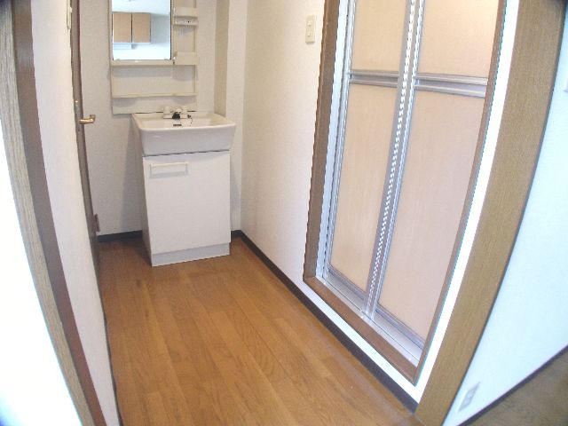 Washroom. Also firmly secured undressing space.