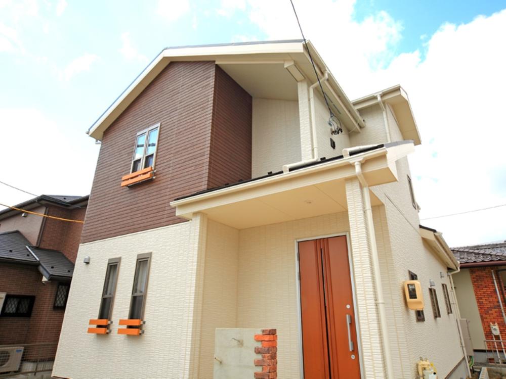 Model house photo. Our example of construction photos