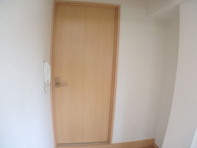 Other. Partition door of the room and j kitchen also available!