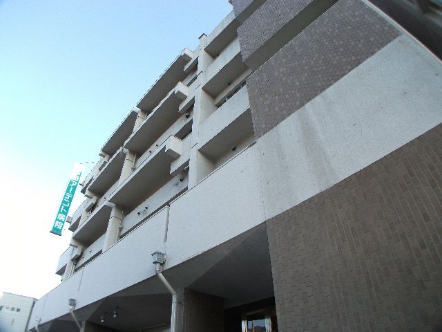 Hospital. Yoshida Ardent 300m to the hospital (hospital)