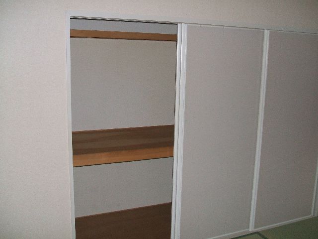 Receipt. Enter a lot of storage