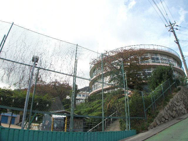Primary school. 973m to Kobe Municipal Mino hill elementary school (elementary school)