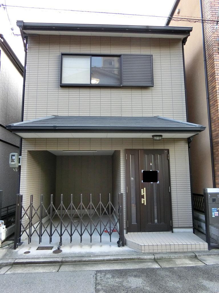 Local appearance photo. Local (10 May 2013) Shooting