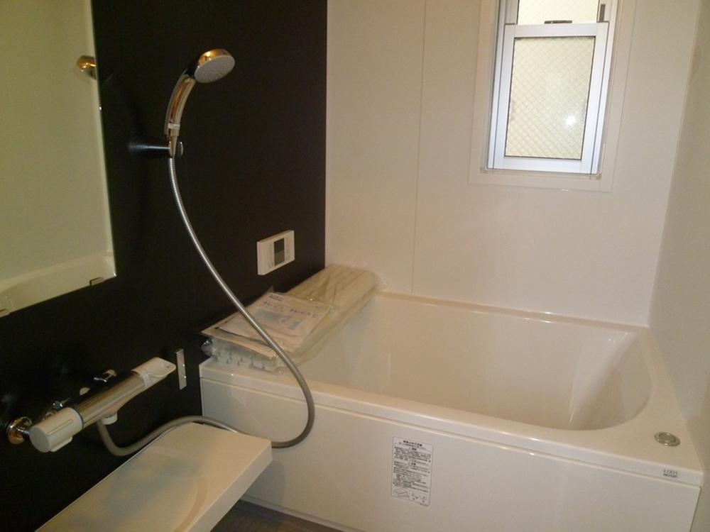 Bathroom. Indoor (12 May 2013) Shooting