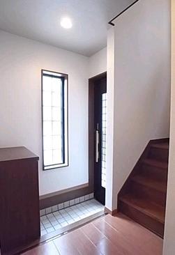 Entrance. Bright entrance