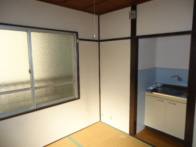 Other room space. It is also clean in.