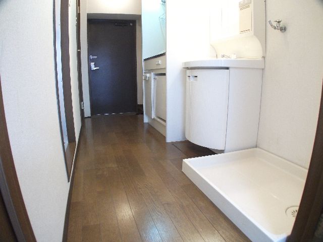 Other Equipment. OK washing machine is also in the room. . .