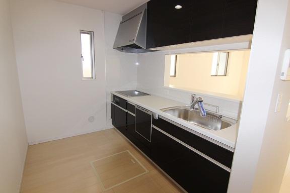 Kitchen.  ◆ 1 Building Kitchen ◆ Shower Faucets Ya that water purifiers were internal organs at the tip of the faucet, Large pot also sink of spacious size washable in the room, such as, Easy-to-use is a good kitchen! 