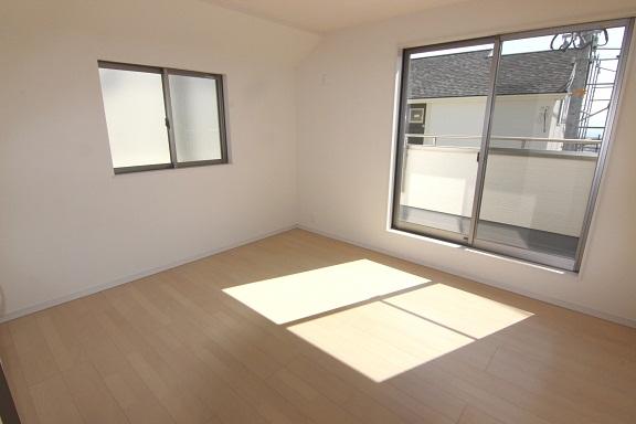 Other introspection.  ◆ 1 Building Western-style ◆ It attaches closet in all of Western-style in all building. Since the storage space will have been secured, It is also safe in one with a lot of luggage! 