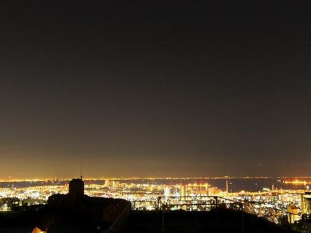 Referred to as the million-dollar night view Kobe ・ Night view from the Rokko. Here Shinohara is exactly the Kobe night view possess a vista of the earth (shot in December 2013 local)