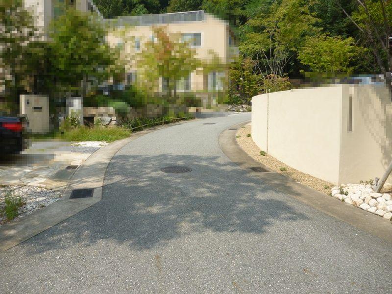 Other. Front road of the dwelling unit