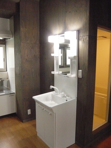 Other room space. Wash basin