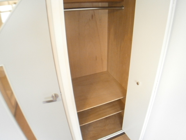 Receipt. Large closet plenty