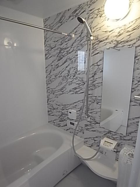 Wash basin, toilet. 1st floor