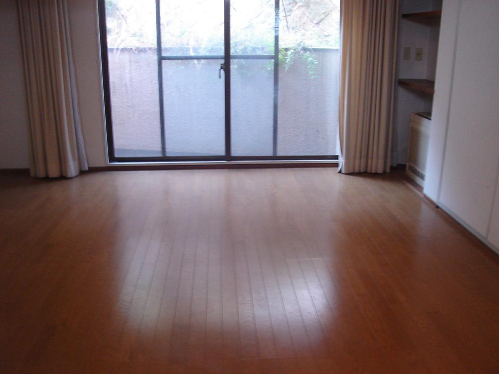 Other room space. Closet plenty of Western-style