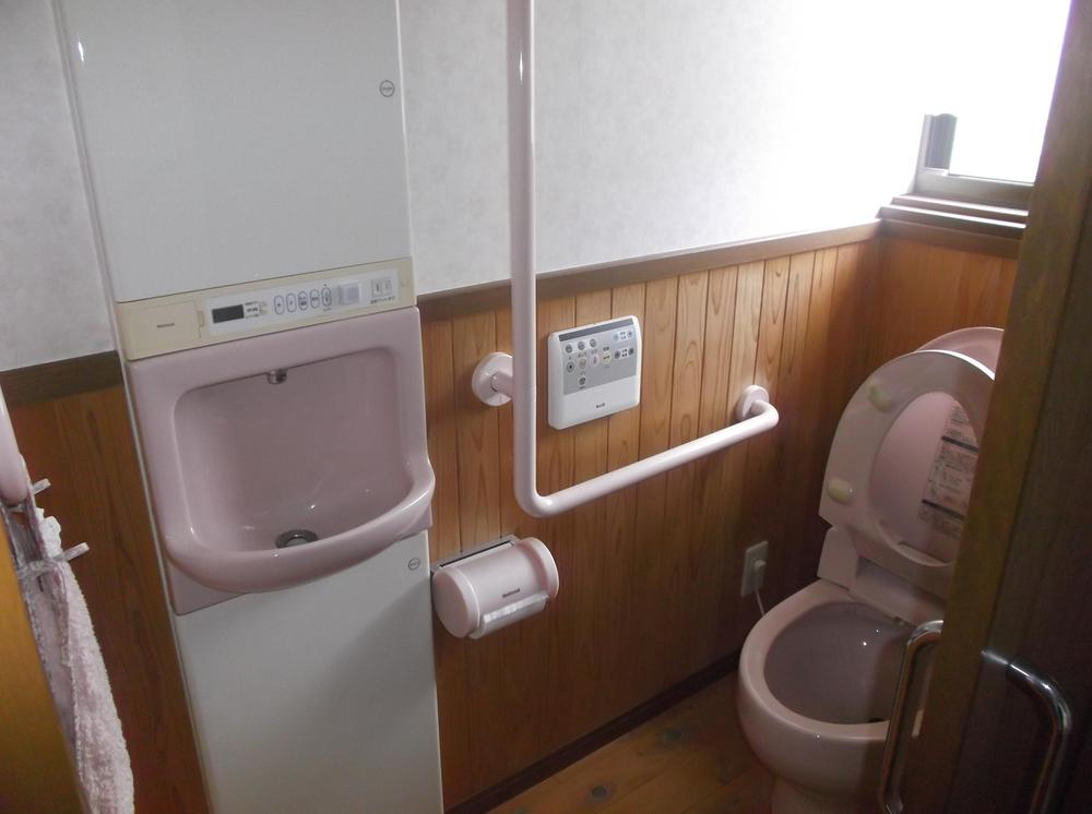 Toilet. Indoor (July 2013) Shooting