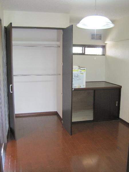 Living and room. North Western-style