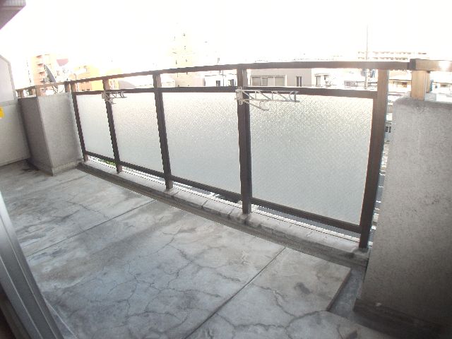 Balcony. Facing south, It's come in handy loose-wide balcony.