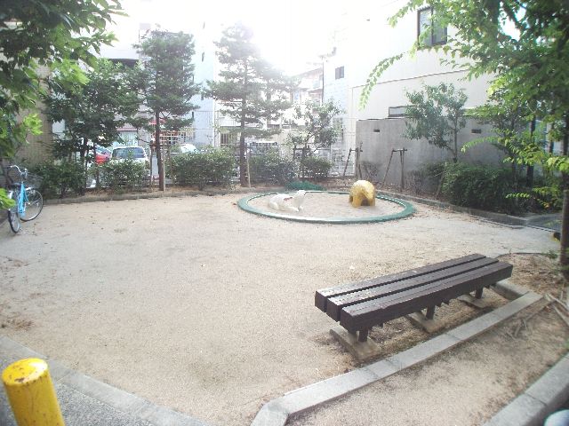 Other common areas. It is a playground There is also peace of mind on site.