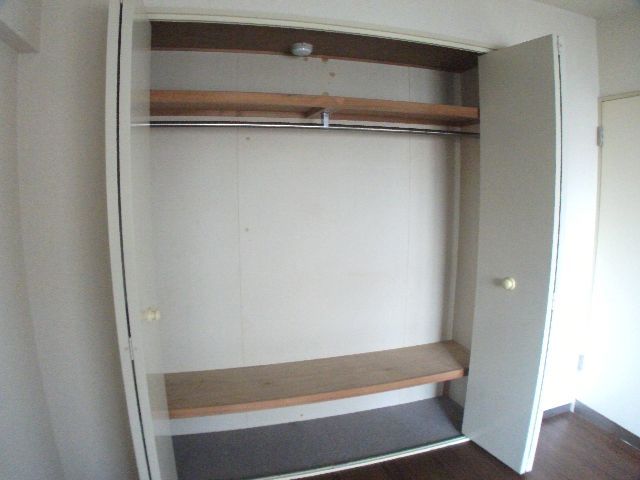 Receipt. Wide closet in Western-style.