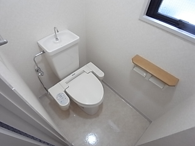 Toilet. The image is of 3LDK type