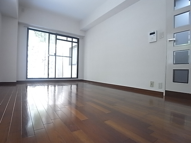 Living and room. The image is of 3LDK type