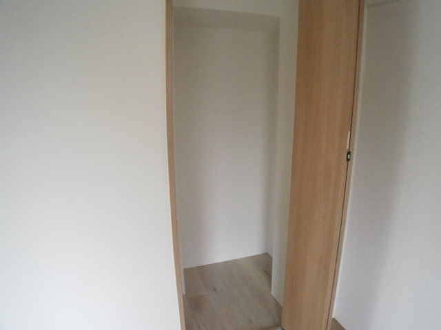 Receipt. Western-style housing