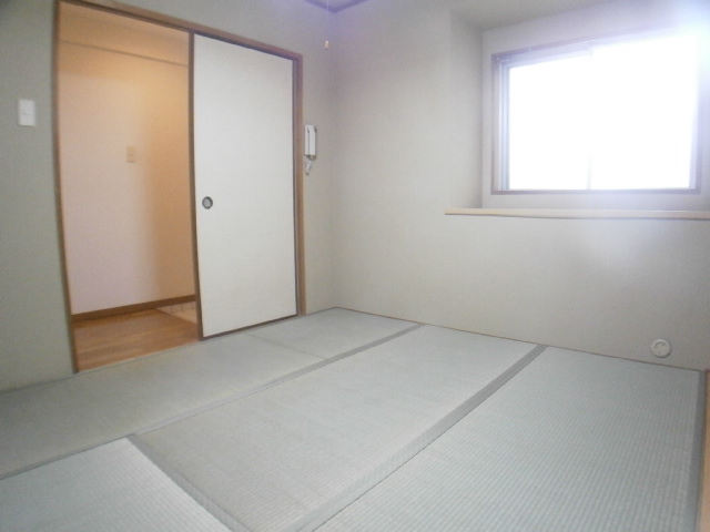 Living and room. Bright Japanese-style room has a window