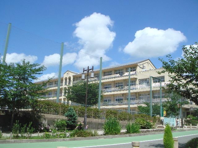 Primary school. 310m until Kobe Tatsunada elementary school (elementary school)