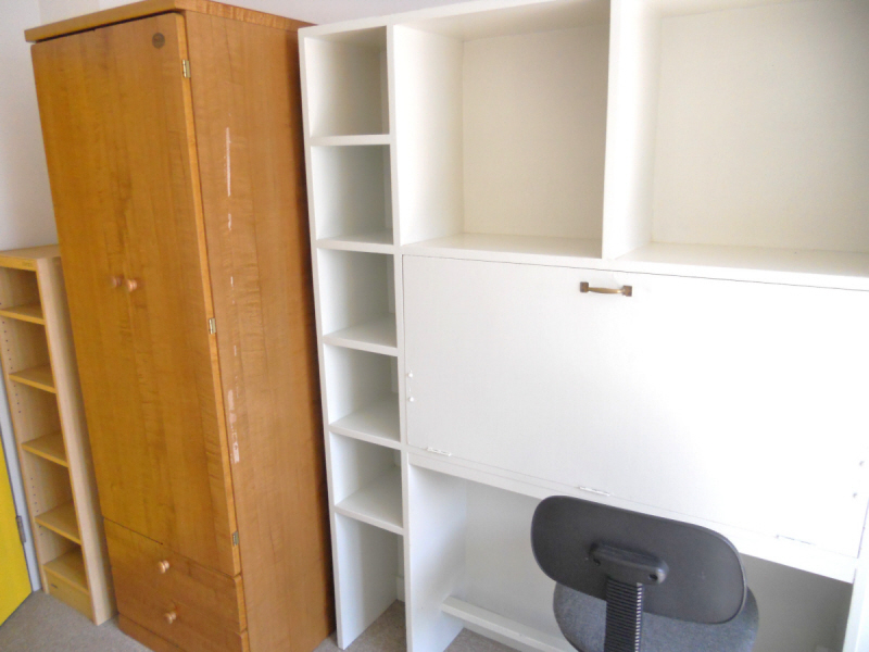 Living and room. Desk also wardrobe also equipped!