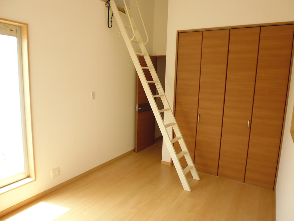 Non-living room.  ■ Western-style 4