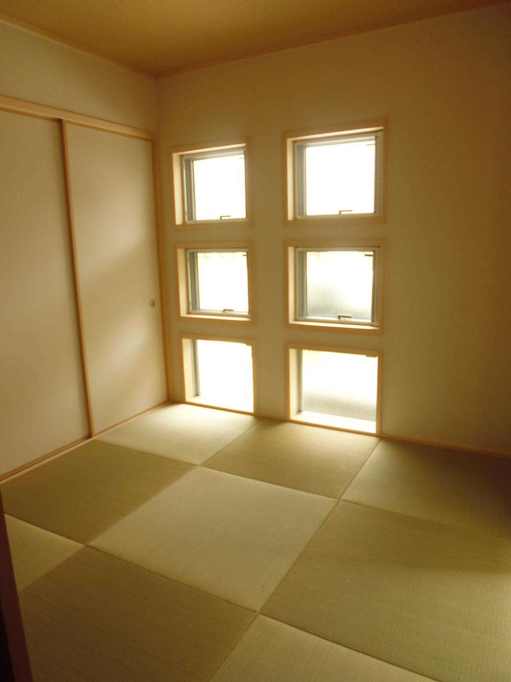Non-living room.  ■ Japanese-style room