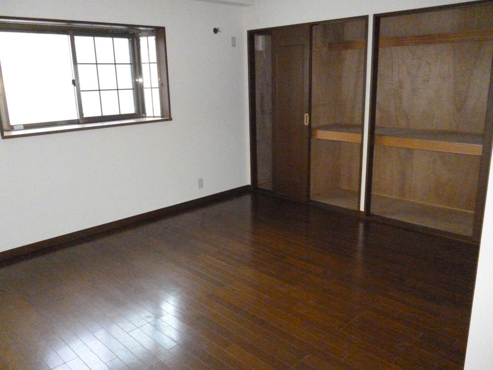 Non-living room. Western-style 11.5 Pledge