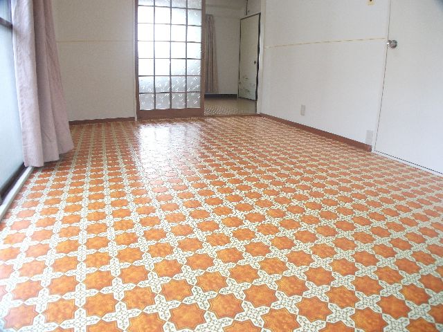 Other room space. Western-style is also lighting rich in bright rooms