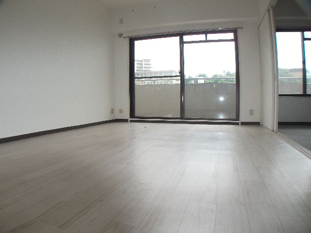 Living and room. It is a good living of lighting rich feeling.