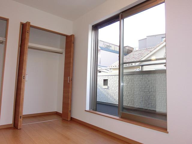 Non-living room. Local (11 May 2013) Shooting