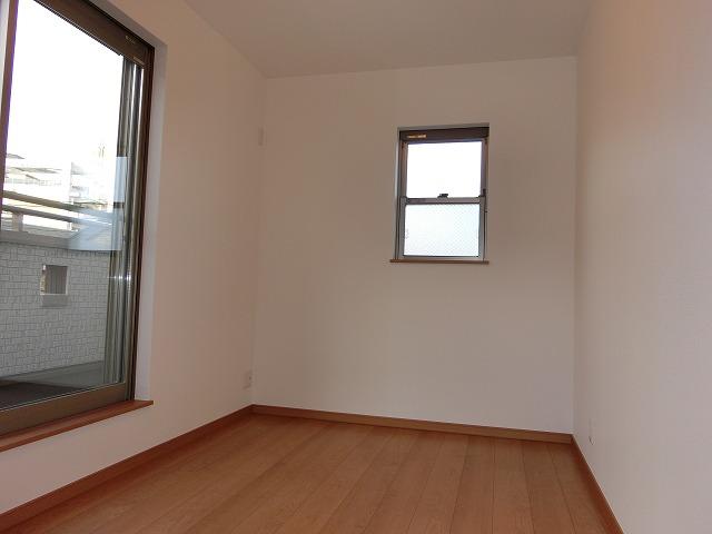 Non-living room. Indoor (11 May 2013) Shooting