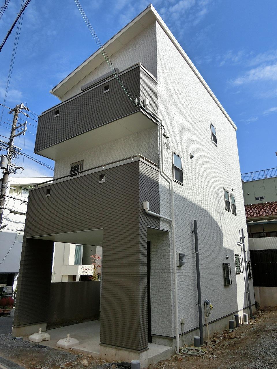 Local appearance photo. Local (11 May 2013) Shooting