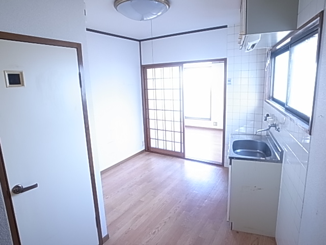 Other room space. It came in the front door enters Chi light!