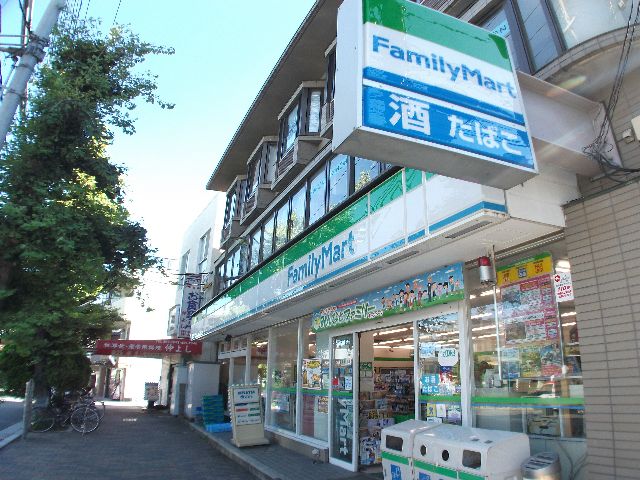 Convenience store. FamilyMart Hanshin Oishi Station store up to (convenience store) 603m