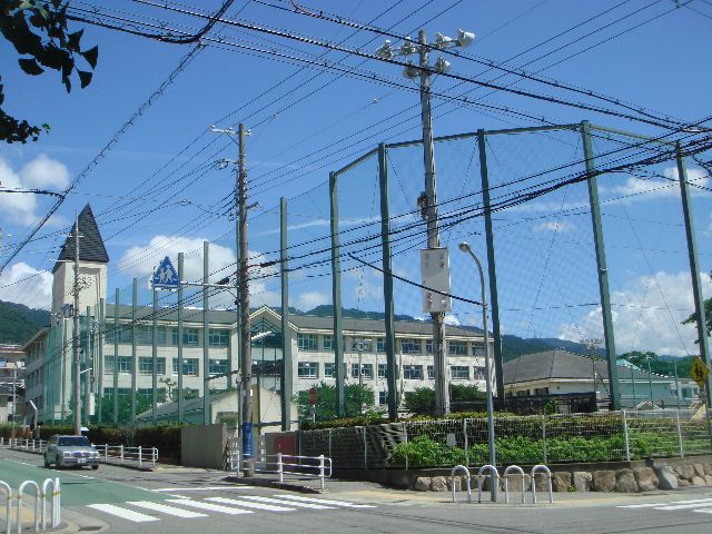 Primary school. 500m to Kobe Municipal Rokko elementary school (elementary school)