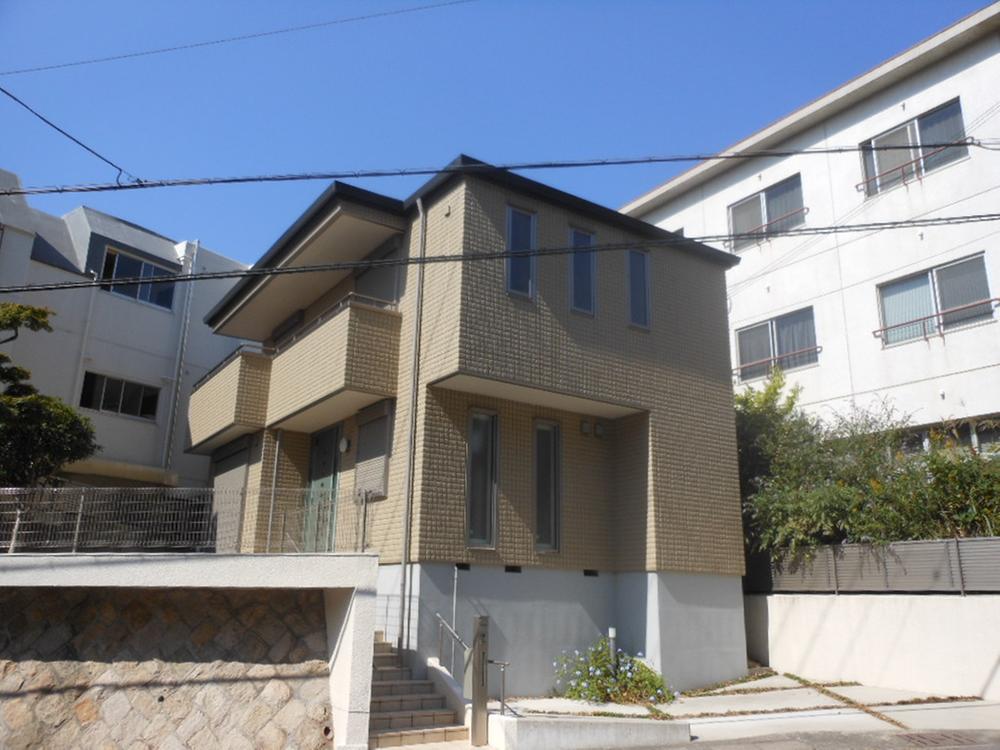 Local appearance photo. Local (10 May 2013) Shooting