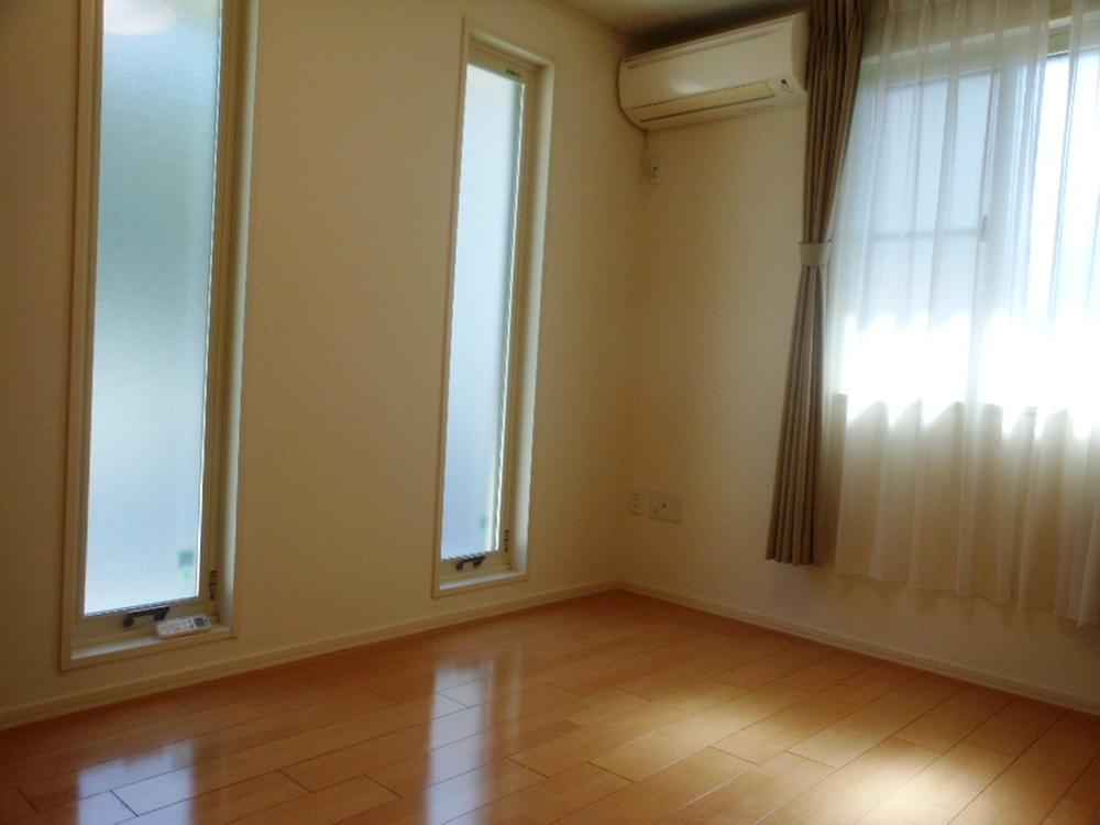 Non-living room. Indoor (10 May 2013) Shooting