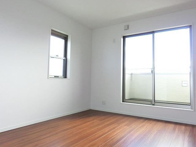 Non-living room. Indoor (11 May 2013) Shooting