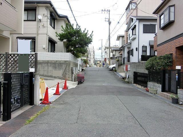 Local photos, including front road. Local (11 May 2013) Shooting