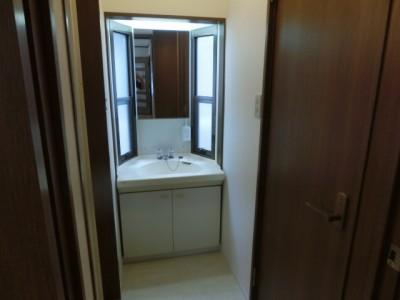 Wash basin, toilet. Indoor (10 May 2013) Shooting